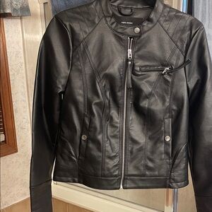 Vero Moda Sleek Black Leather Jacket